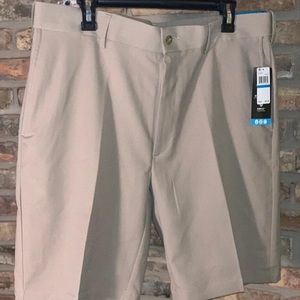 New PGA Tour Men’s Chinchilla\Khaki Golf Shorts 36